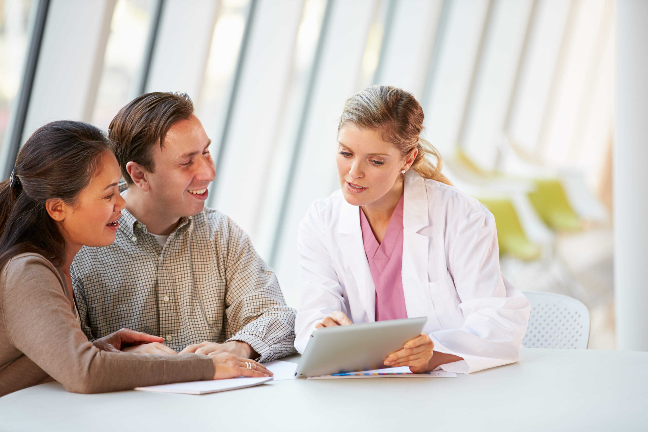 shutterstock_124922942 Functional Medicine doctor meeting with a patient. Functional medicine in Daphne, AL, fertility acupuncture daphne